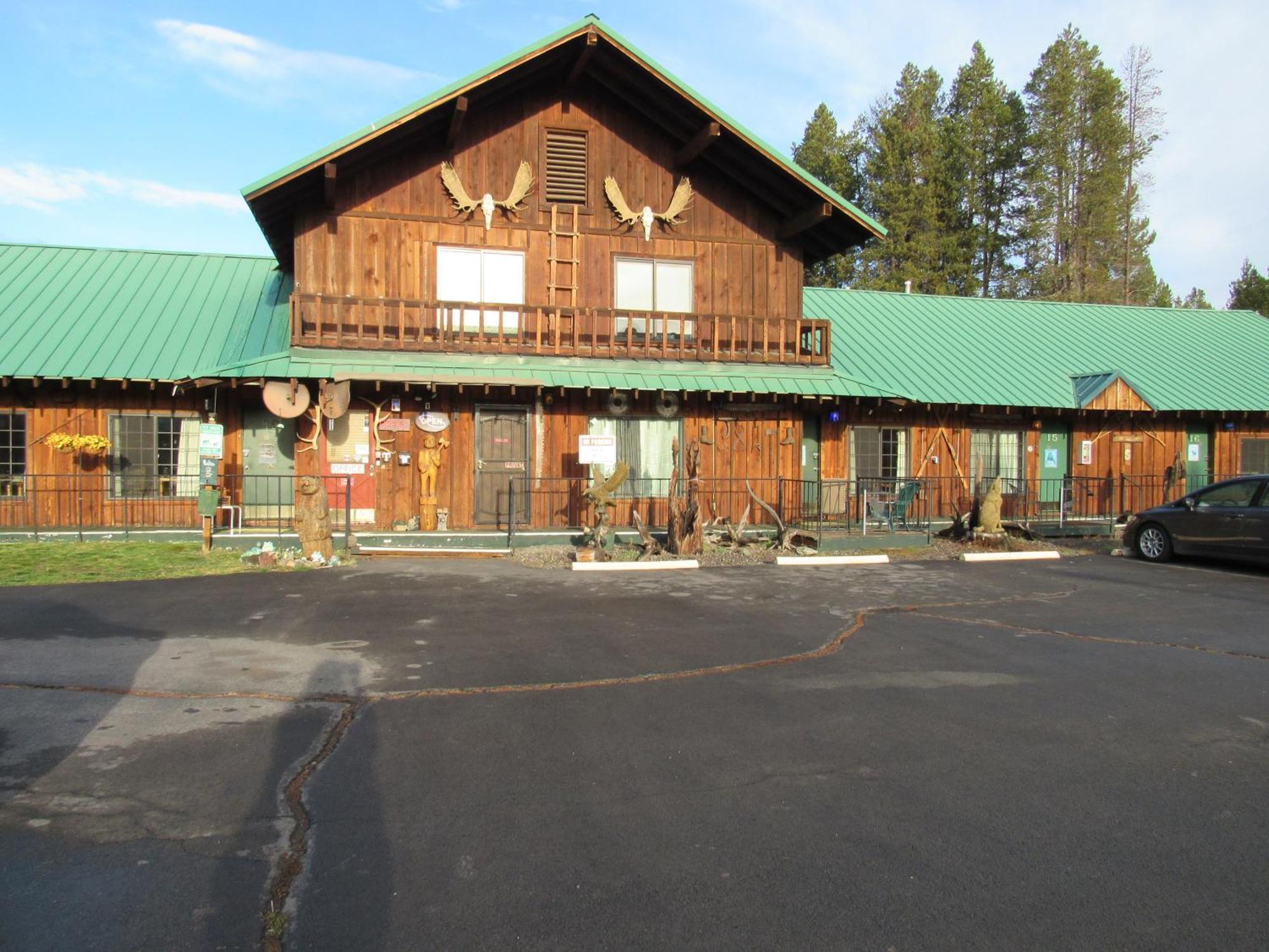 The Woodsman Country Lodge Motel Crescent Exterior photo